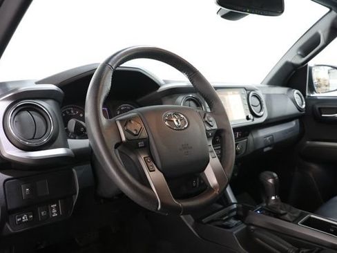 Used 2020 Toyota Tacoma TRD Sport w/ TRD Premium Sport Package AWD/4WD image 14