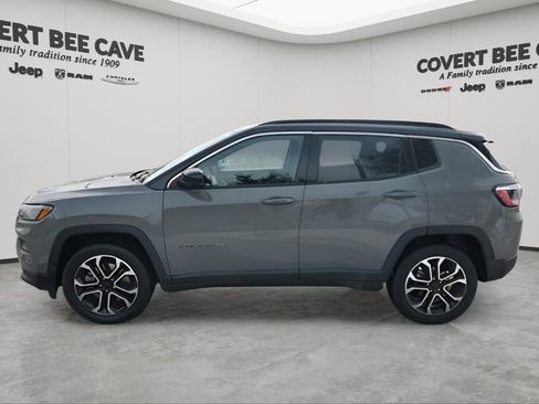 Used 2024 Jeep Compass Limited image 5