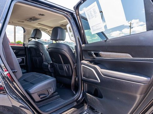 Used 2022 Kia Telluride EX w/ EX Premium Package AWD/4WD image 14