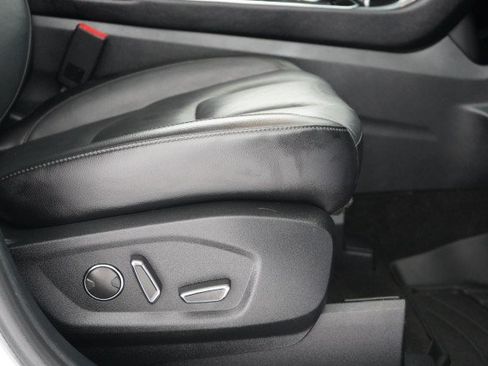 Used 2019 Ford Edge Titanium FWD image 44