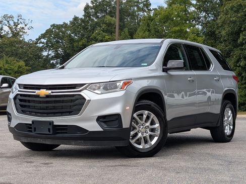 Used 2020 Chevrolet Traverse LS FWD image 4