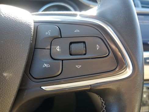 Used 2021 Buick Encore GX Essence w/ Experience Buick Package image 21