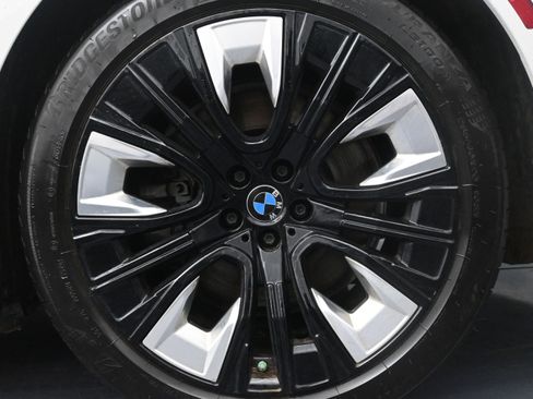 Used 2023 BMW i7 xDrive60 AWD/4WD image 10