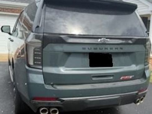 Used 2025 Chevrolet Suburban RST w/ Advanced Technology Package image 5