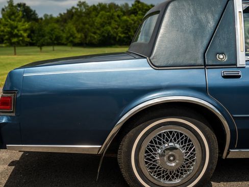 Used 1988 Chrysler Fifth Avenue RWD image 37