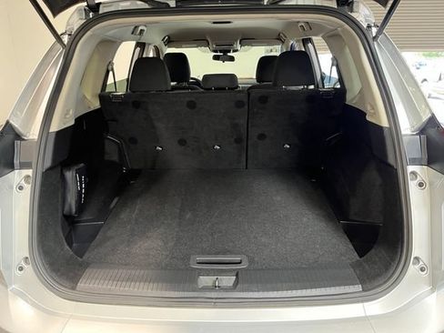 Used 2024 Nissan Rogue S AWD/4WD image 16