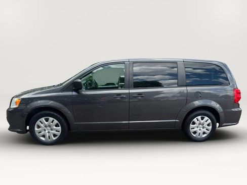 Used 2019 Dodge Grand Caravan SE w/ UConnect Hands-Free Group FWD image 3