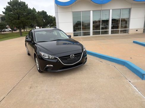 Used 2016 MAZDA MAZDA3 i Sport FWD image 3