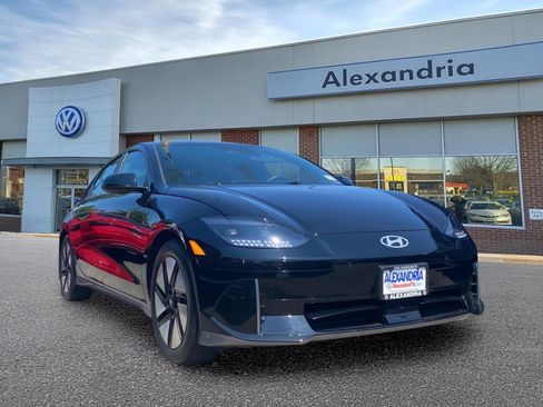 Used 2024 Hyundai Ioniq 6 SE AWD/4WD image 1