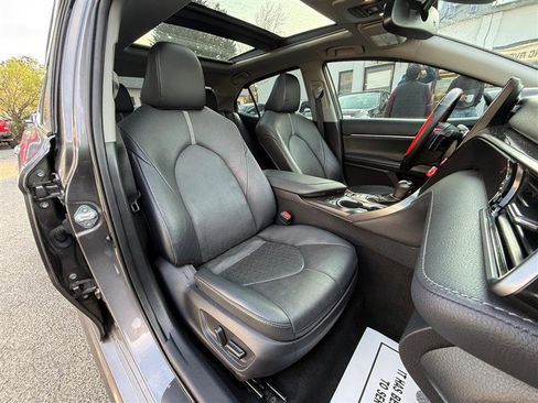 Used 2022 Toyota Camry XSE w/ Navigation Package image 29