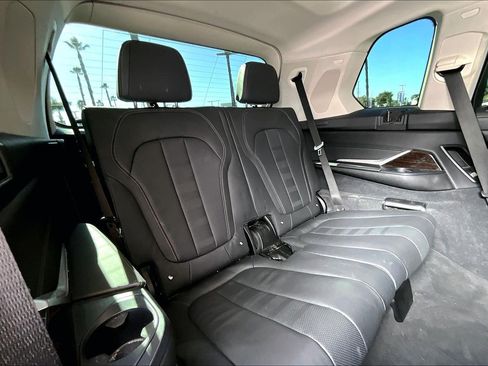 Used 2020 BMW X7 xDrive40i w/ Premium Package image 28