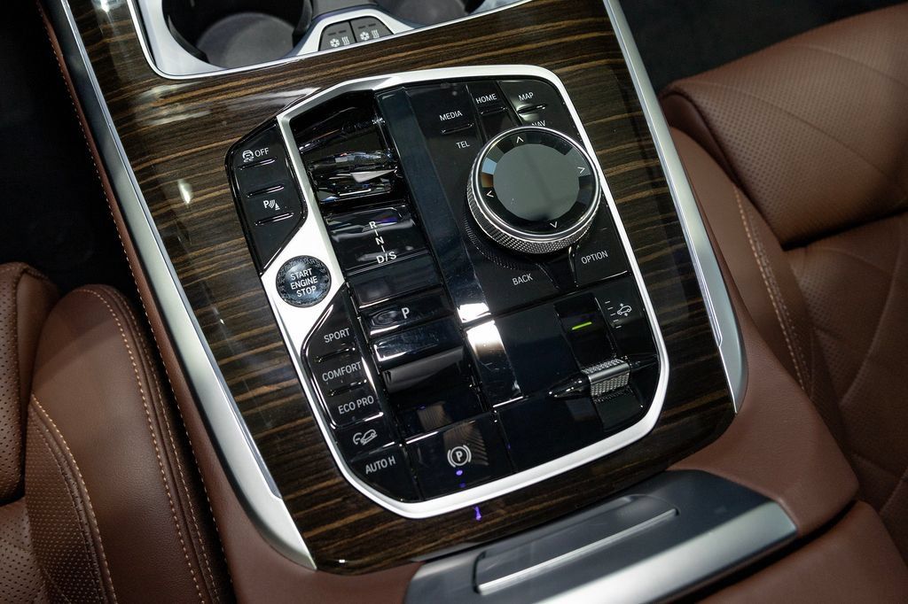 Used 2023 BMW X7 xDrive40i w/ Executive Package AWD/4WD image 15