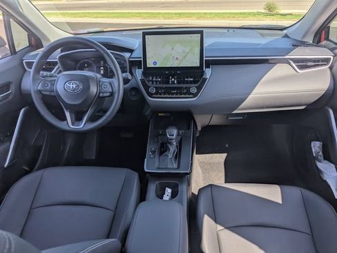 Used 2026 Toyota Corolla Cross XLE w/ Convenience Package FWD image 14