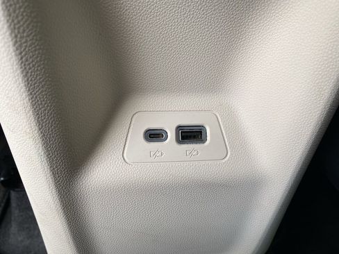 Used 2021 Buick Envision Essence w/ Technology Package I AWD/4WD image 22