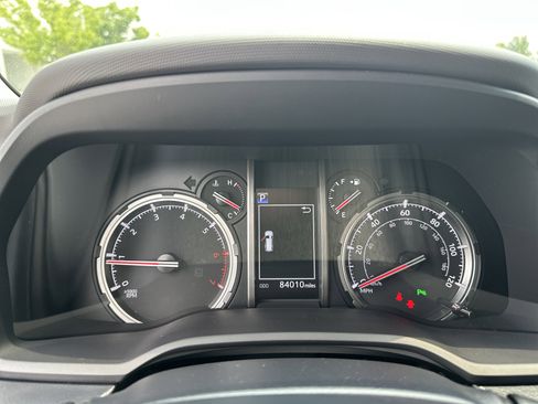 Used 2022 Toyota 4Runner Limited AWD/4WD image 41