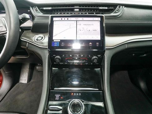 Used 2023 Jeep Grand Cherokee Limited w/ Luxury Tech Group II image 16