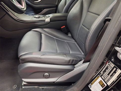 Used 2019 Mercedes-Benz GLC 350e 4MATIC image 27