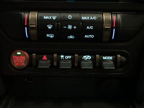 Used 2022 Ford Mustang Shelby GT500 w/ Carbon Fiber Track Pack image 92