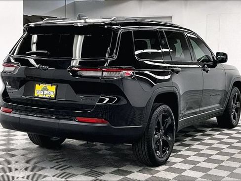 Used 2025 Jeep Grand Cherokee L Limited w/ Black Appearance Package AWD/4WD image 13