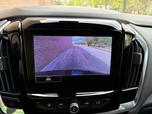 Used 2023 Chevrolet Traverse LT image 37