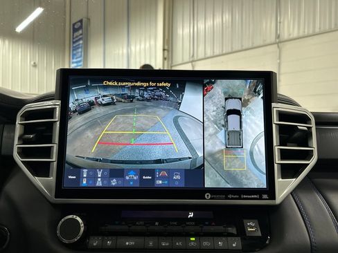 Used 2022 Toyota Tundra Platinum w/ Advanced Package AWD/4WD image 21