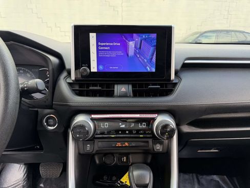 Used 2024 Toyota RAV4 XLE AWD/4WD image 22