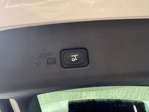 New 2025 Lincoln Nautilus Premier w/ Equipment Group 102A image 16