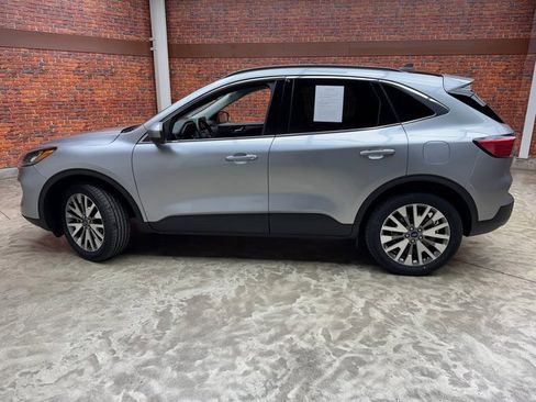 Certified 2022 Ford Escape Titanium w/ Class II Trailer Tow Package image 2