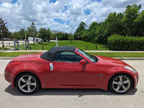 Used 2007 Nissan 350Z Touring image 7