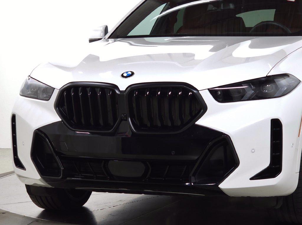 Used 2026 BMW X6 xDrive40i AWD/4WD image 12
