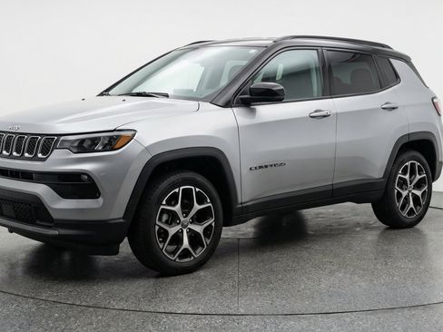 Used 2025 Jeep Compass Limited AWD/4WD image 3