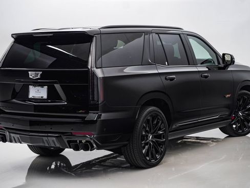 Used 2026 Cadillac Escalade V w/ LPO, ONYX Package AWD/4WD image 11