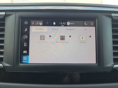 Used 2023 Chrysler Voyager LX FWD image 21