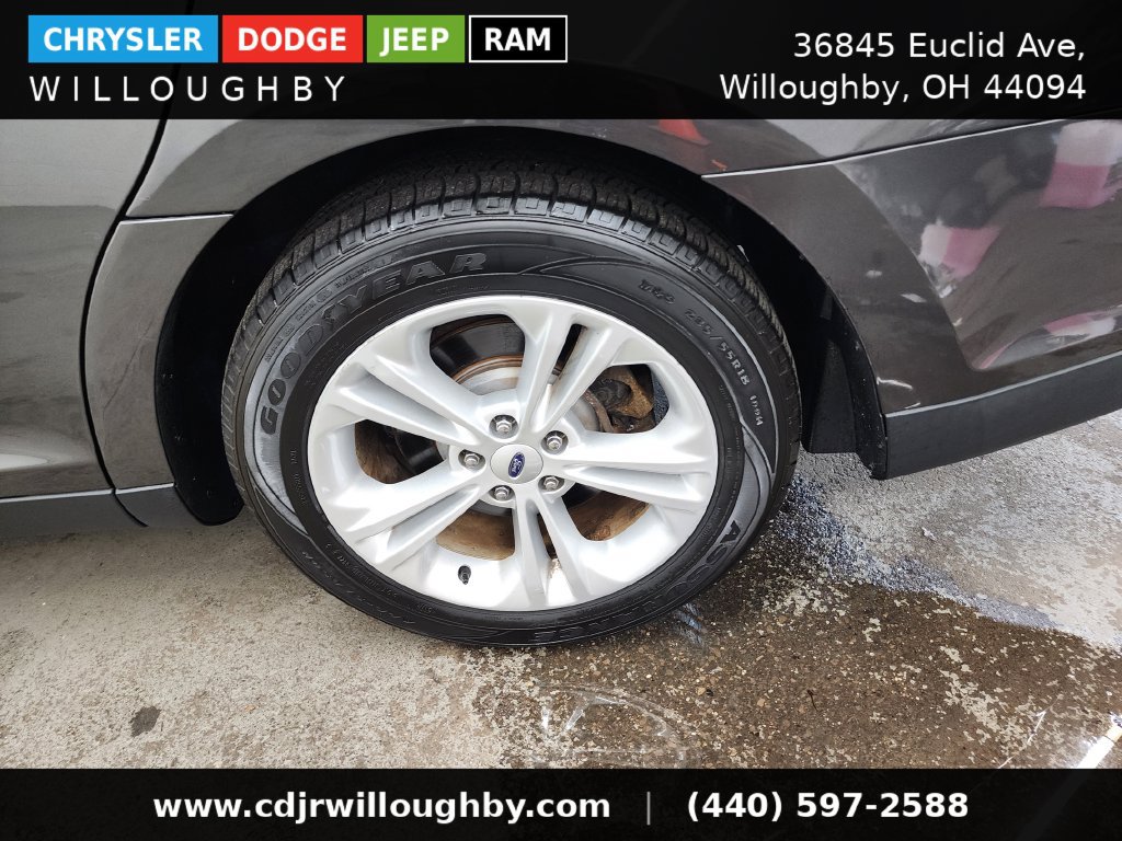 Used 2017 Ford Taurus SE FWD image 39