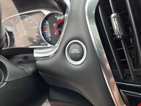 Used 2023 Chevrolet Traverse High Country image 31