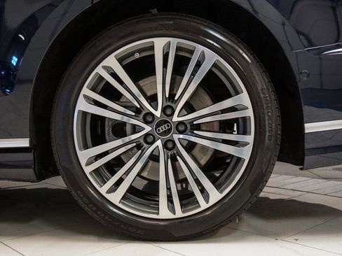 Used 2022 Audi A8 L 3.0T w/ Luxury Package image 11