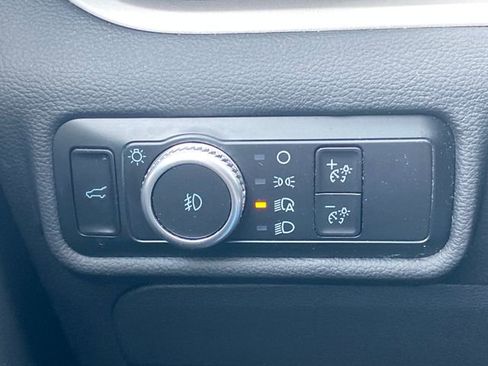 Used 2022 Ford Explorer XLT w/ Equipment Group 202A image 27