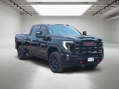 Used 2024 GMC Sierra 2500 AT4 w/ AT4 Premium Plus Package AWD/4WD image 8