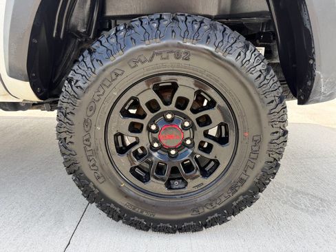 Used 2018 Toyota Tacoma TRD Pro AWD/4WD image 16