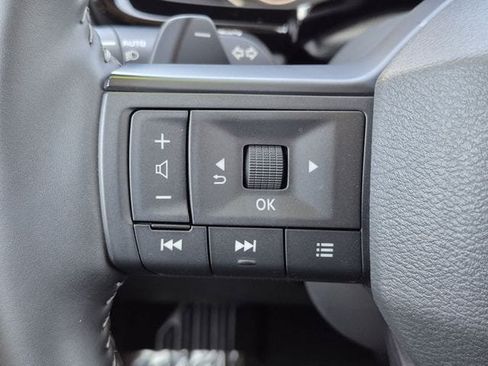 Certified 2026 Nissan Pathfinder SV FWD image 11
