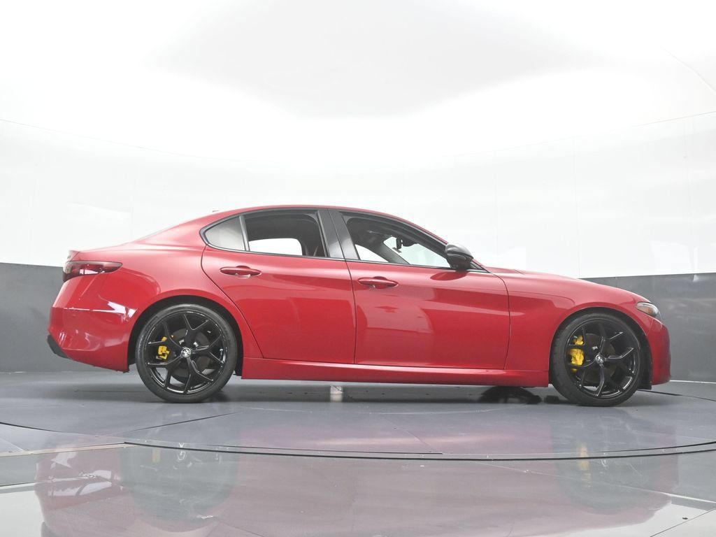 Used 2020 Alfa Romeo Giulia w/ Nero Edizione RWD image 57