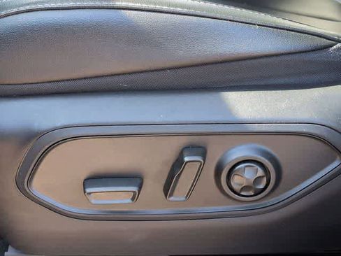 Used 2023 Jeep Grand Cherokee Limited AWD/4WD image 17