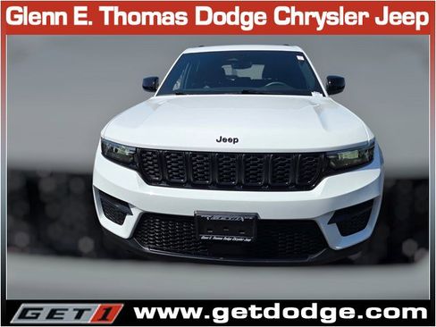 Used 2023 Jeep Grand Cherokee Altitude RWD image 2