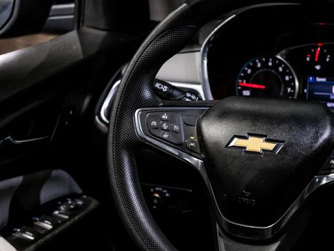 Used 2020 Chevrolet Equinox LT FWD image 17