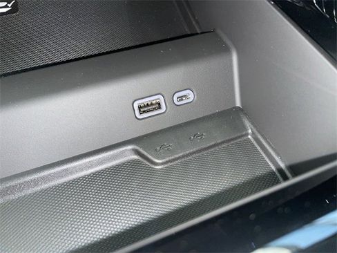 New 2026 Chevrolet Suburban High Country image 33