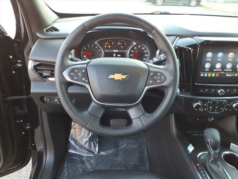 Used 2023 Chevrolet Traverse LT image 12