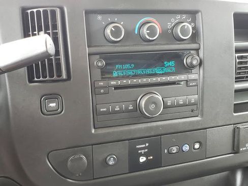 Used 2018 Chevrolet Express 2500 w/ Driver Convenience Package RWD image 22