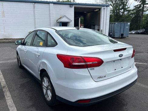 Used 2017 Ford Focus SE FWD image 7