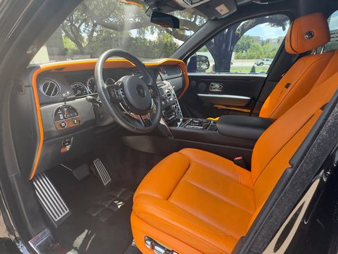 Used 2023 Rolls-Royce Cullinan AWD/4WD image 7