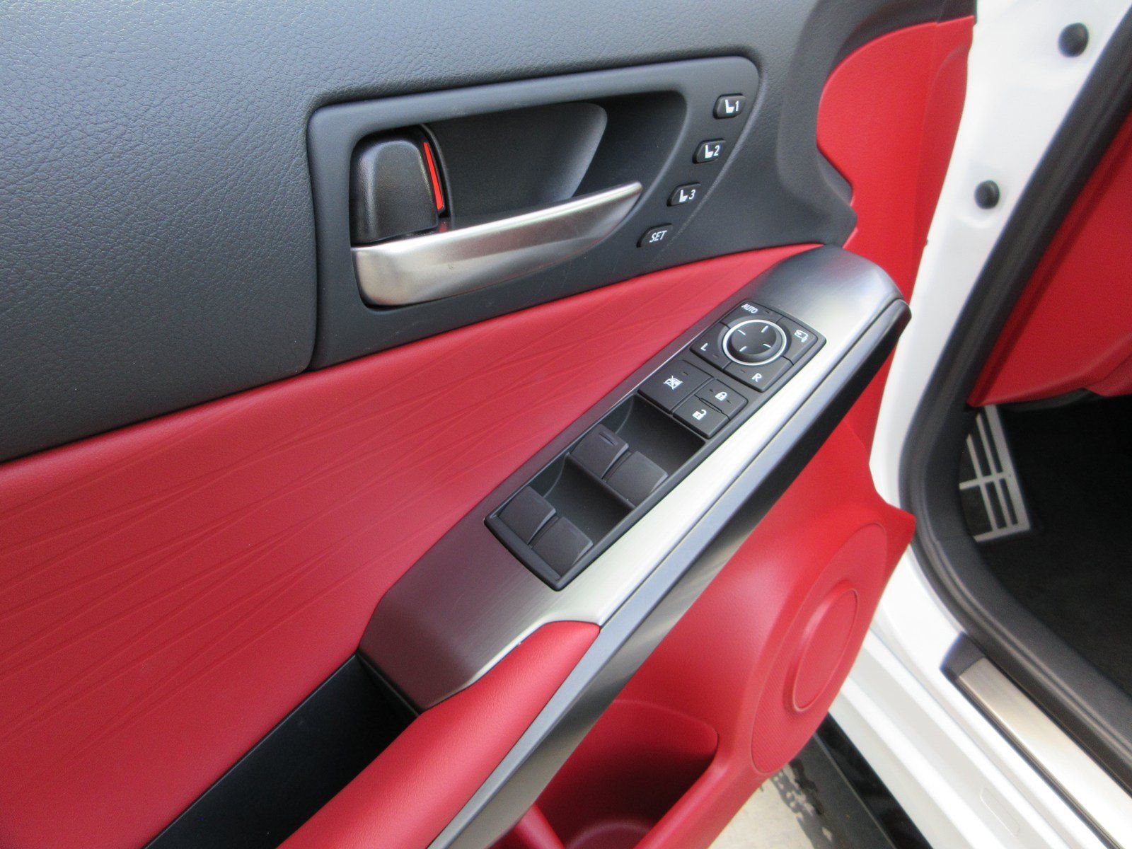 Used 2025 Lexus IS 500 RWD image 30